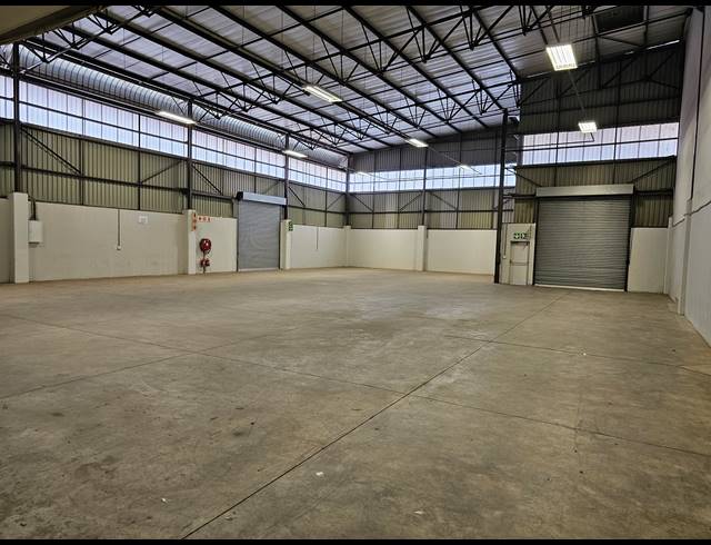 1,237M² WAREHOUSE TO LET IN LANSERIA